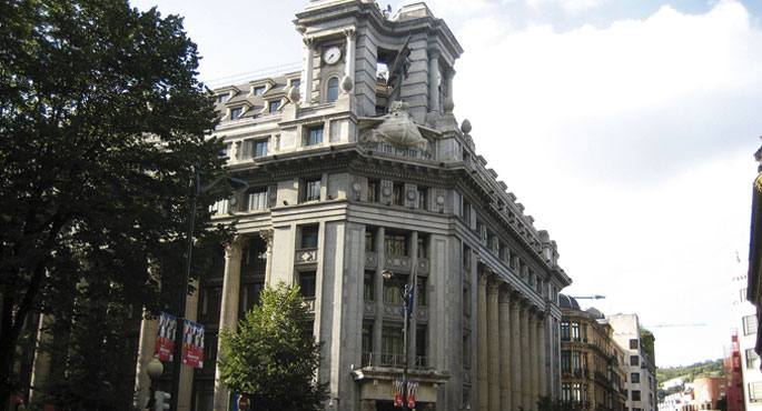 Banco de Bilbao zenaren Bilboko egoitza nagusia. Banketxe hura izan zen Espainian kreditu txartelak erabiltzen lehena.